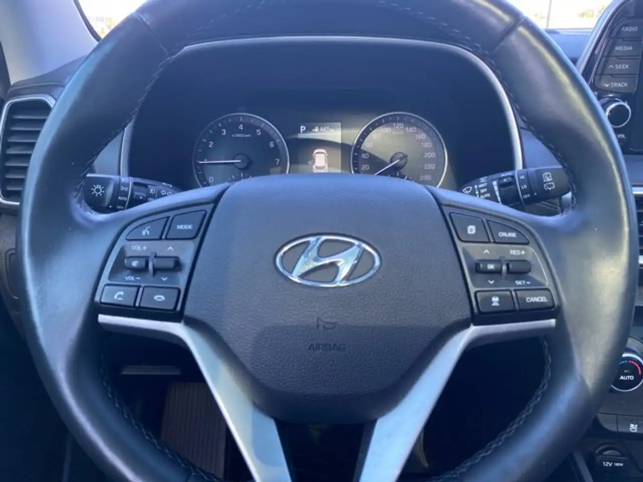 Hyundai TUCSON снимка Hyundai TUCSON