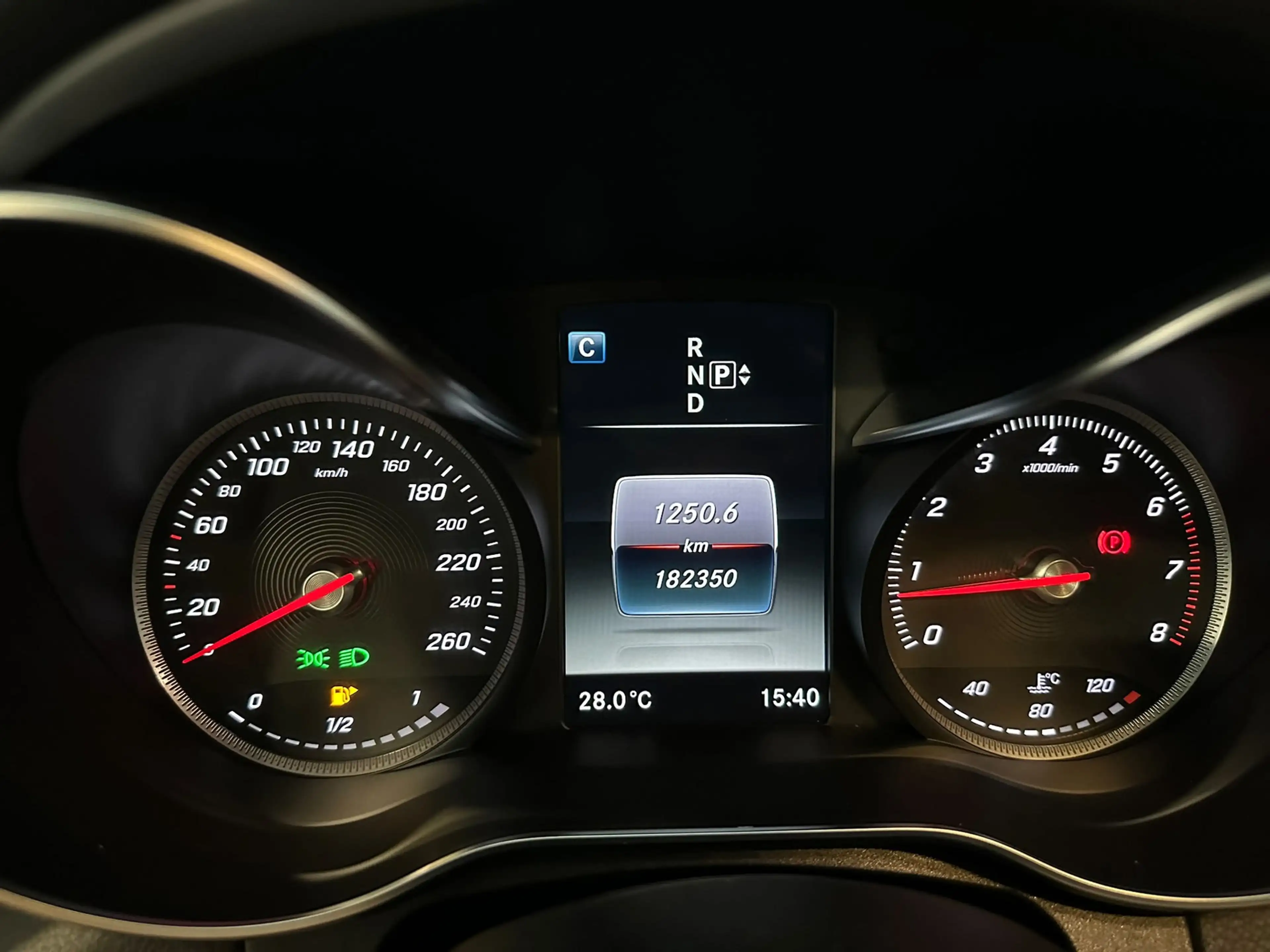 Mercedes-Benz C 250 C250 Prestige AMG PANORAMA 211PK — photo 13
