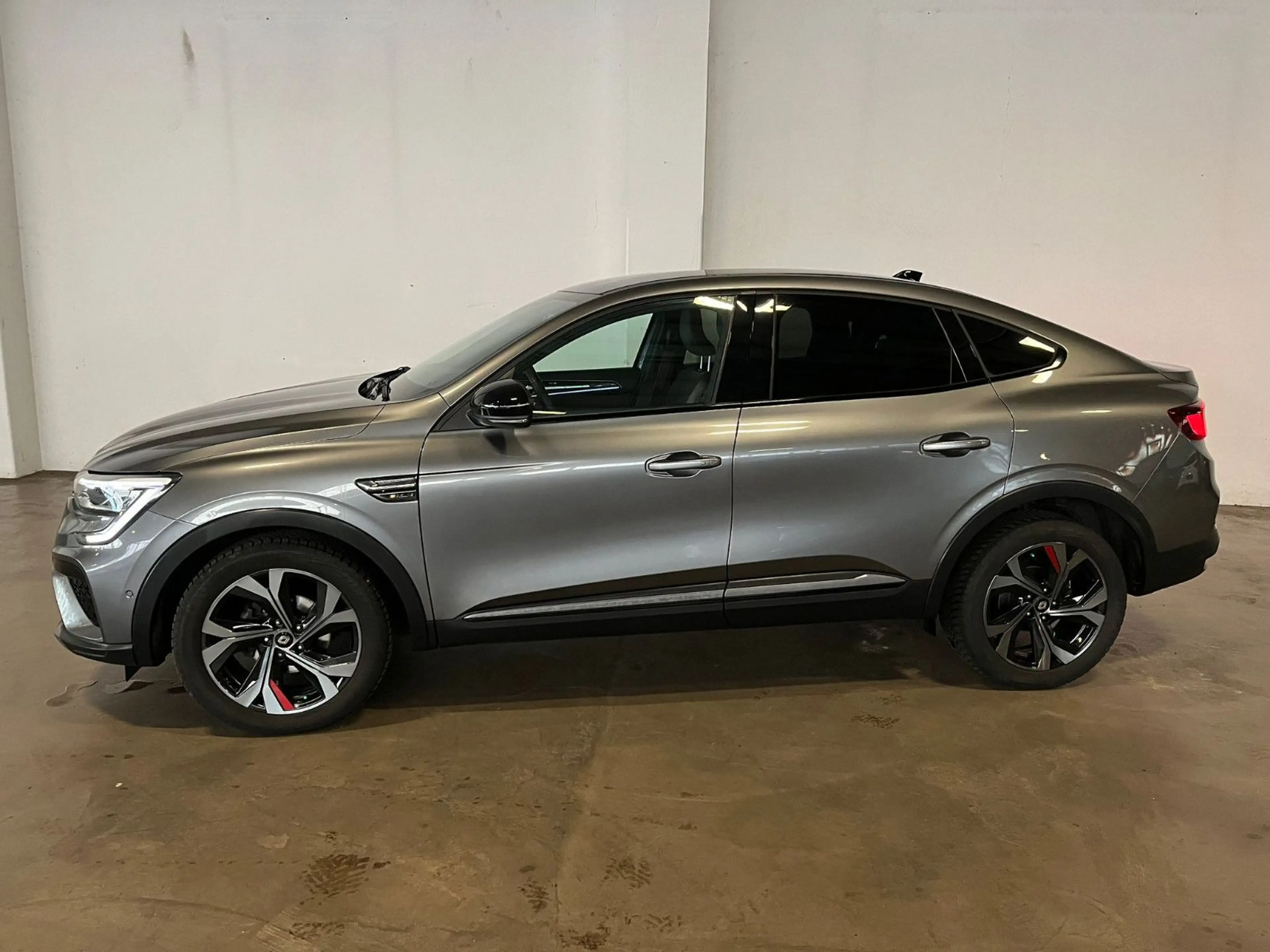 Renault Arkana TCE 140 EDC R.S. Line — photo 3