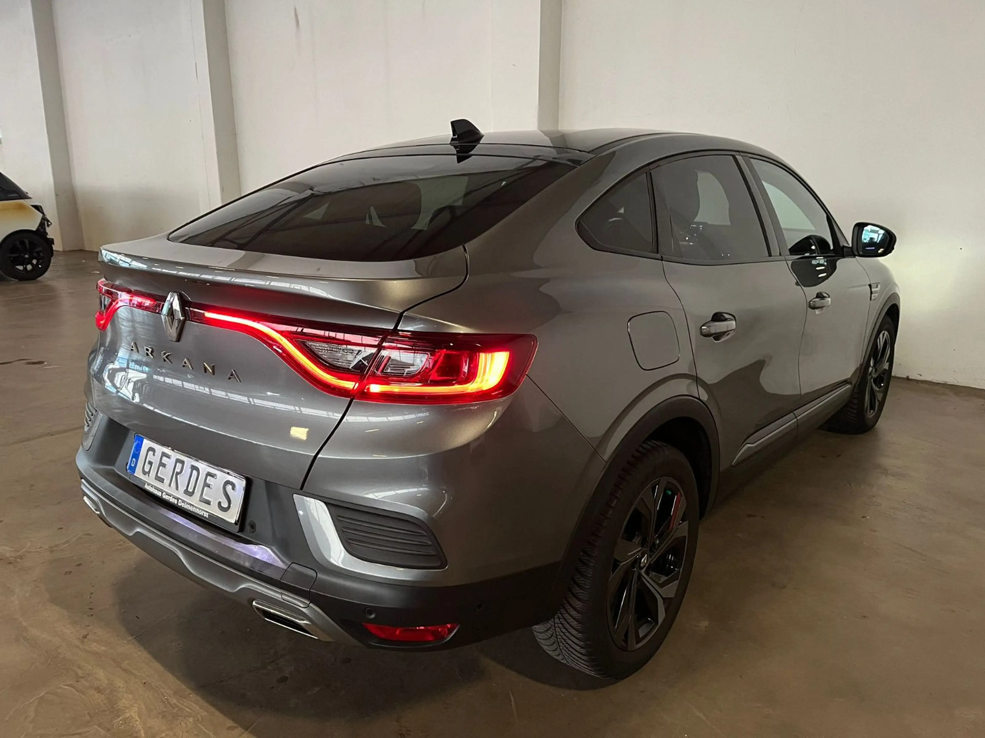 Renault Arkana TCE 140 EDC R.S. Line — photo 11