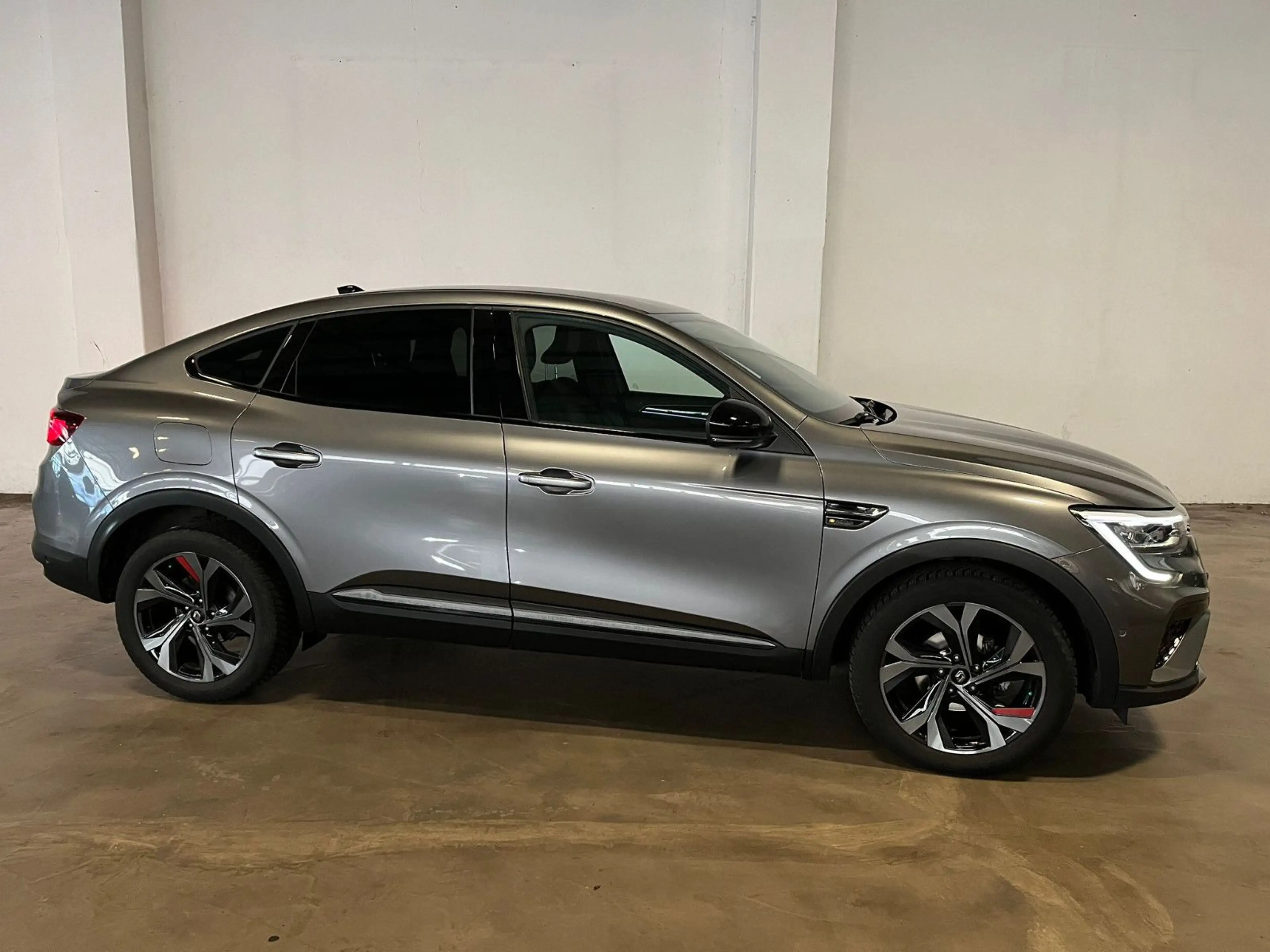 Renault Arkana TCE 140 EDC R.S. Line — photo 4