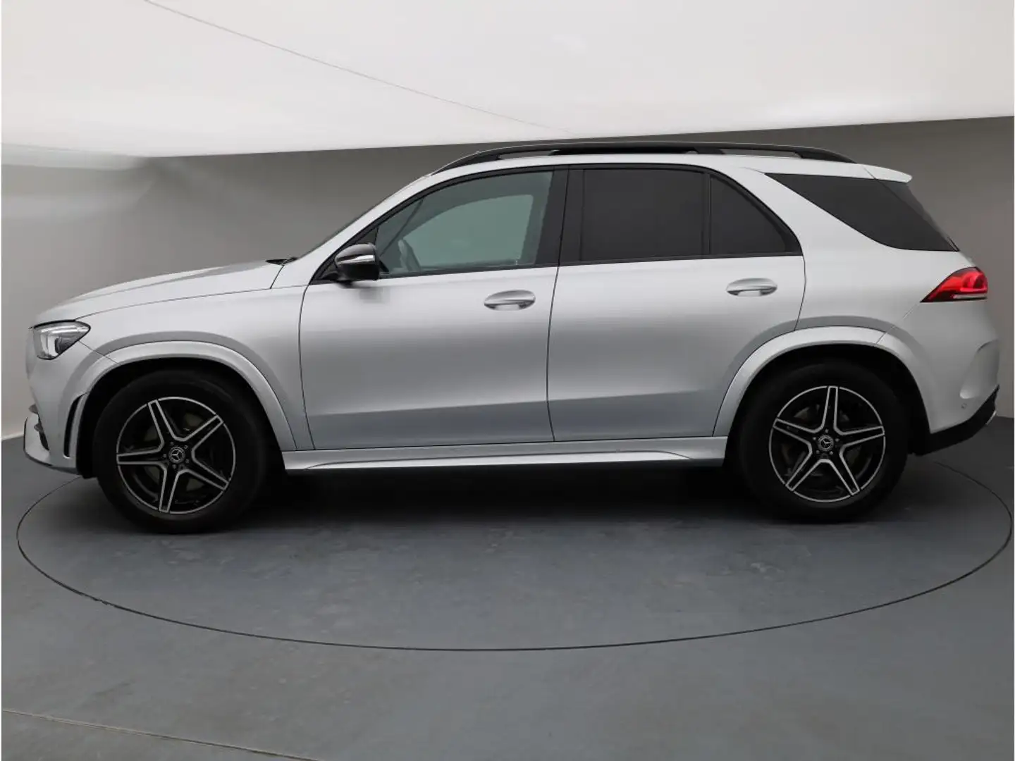 Mercedes-Benz GLE 400 d 4MATIC AMG Night Distronic Pano AHK *top* Silber - 2