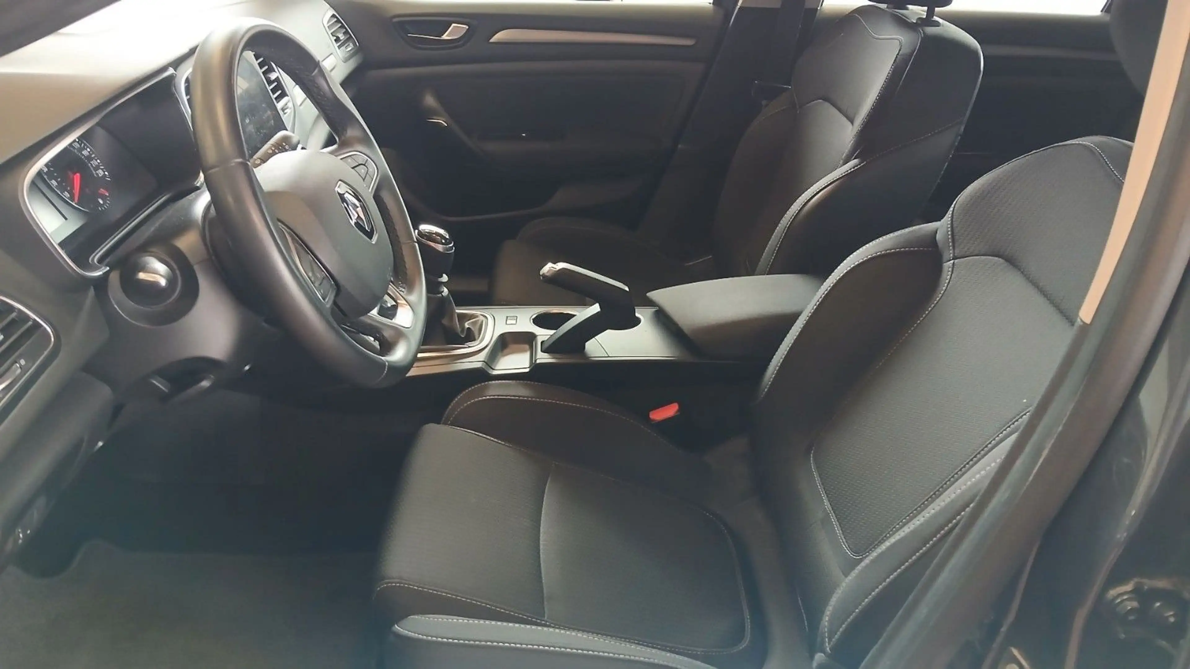 Renault Megane IV Grandtour Business Edition — photo 12