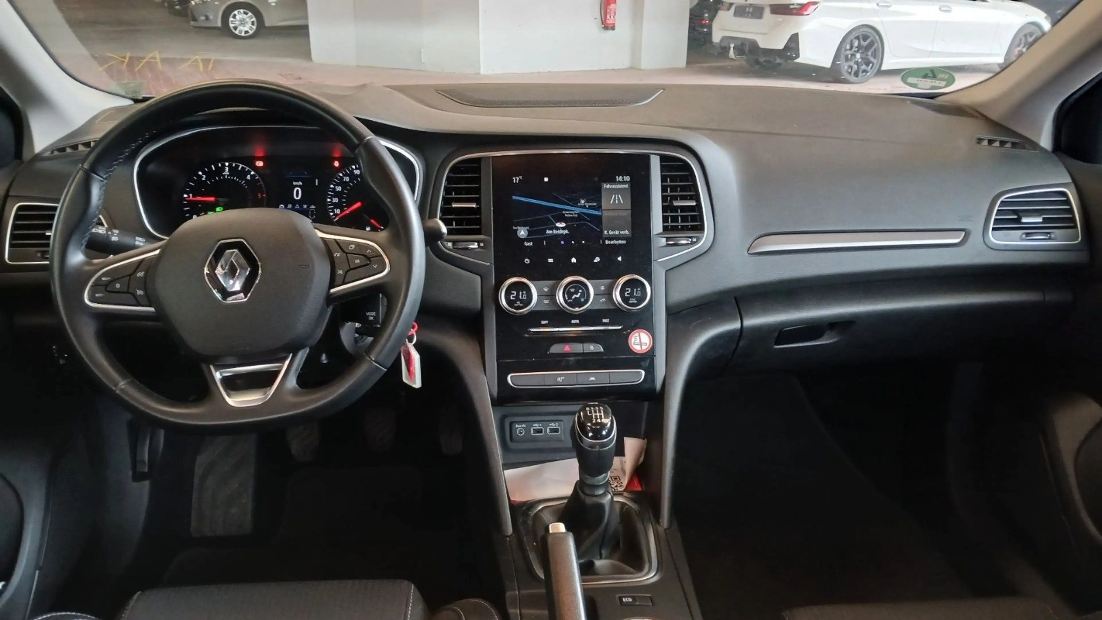 Renault Megane IV Grandtour Business Edition — photo 14