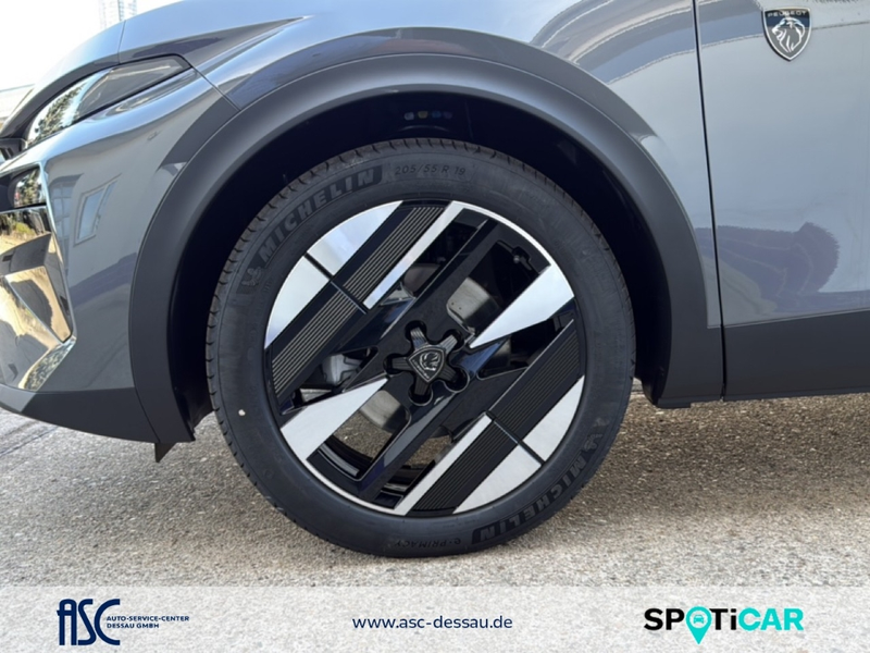 Peugeot 408 GT EXCLUSIVE Hybrid 145 e-DSC6 El. Fondsitzverst. — photo 13