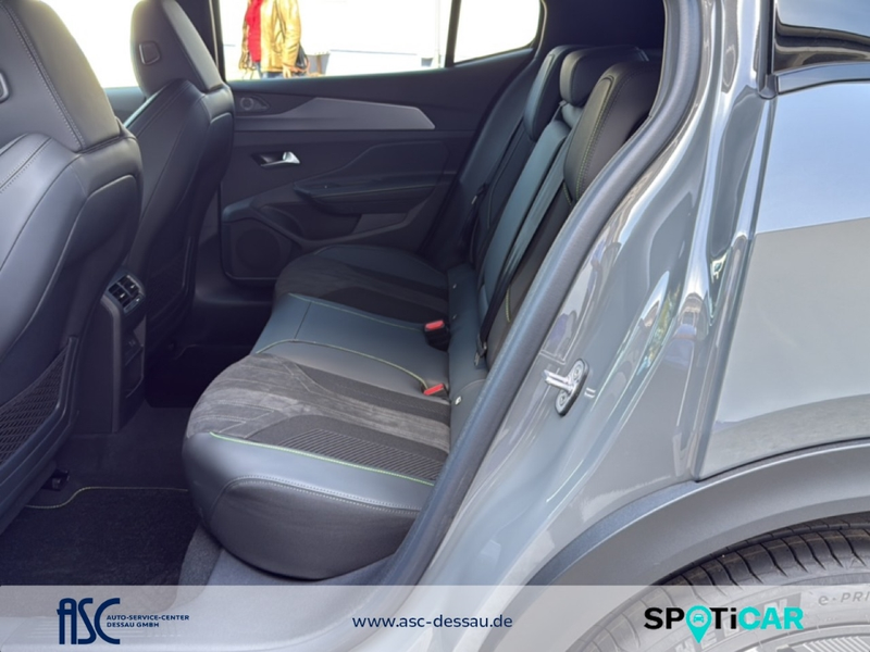 Peugeot 408 GT EXCLUSIVE Hybrid 145 e-DSC6 El. Fondsitzverst. — photo 12