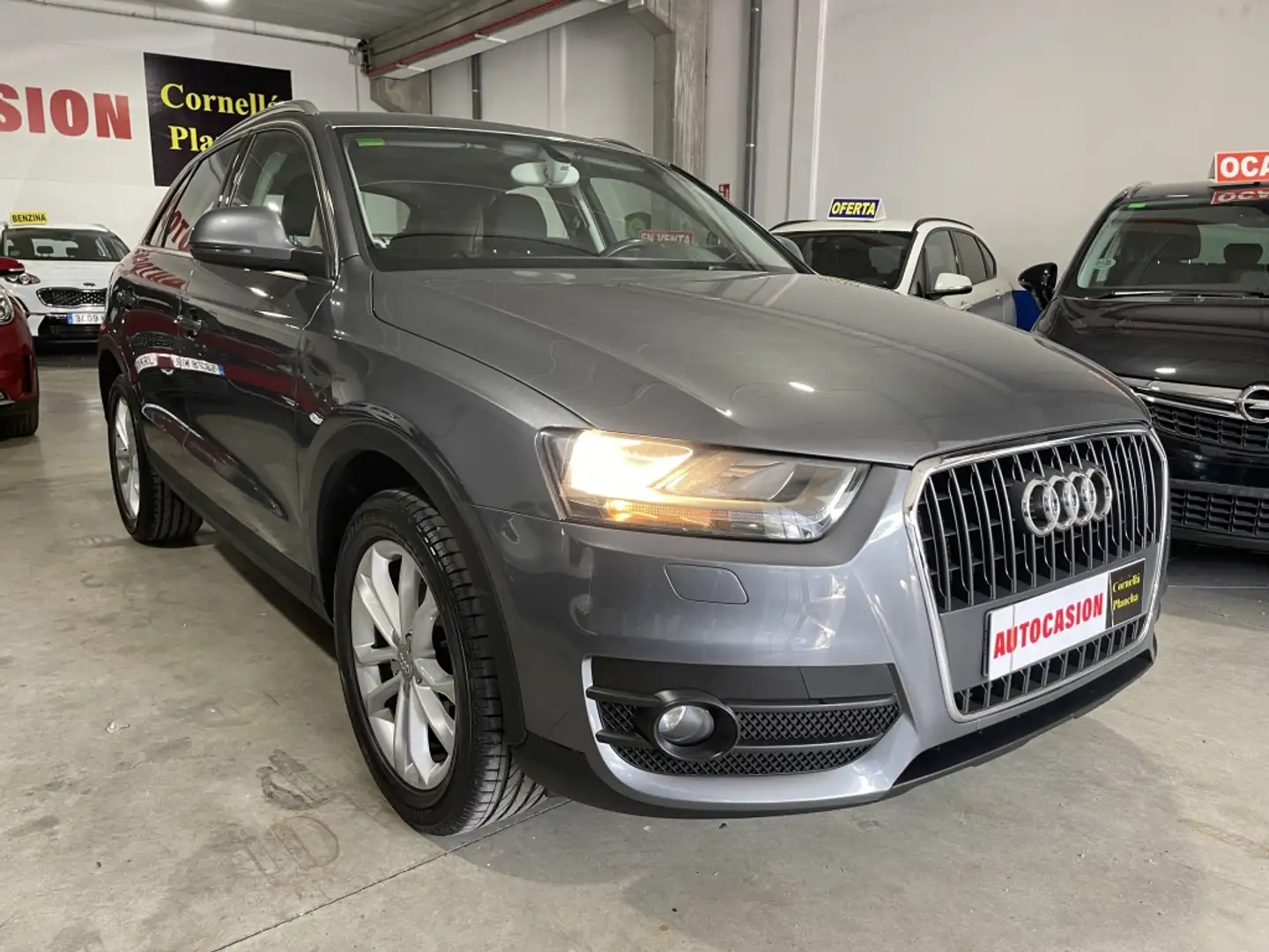 Audi Q3 2.0TDI Advance Gris - 2