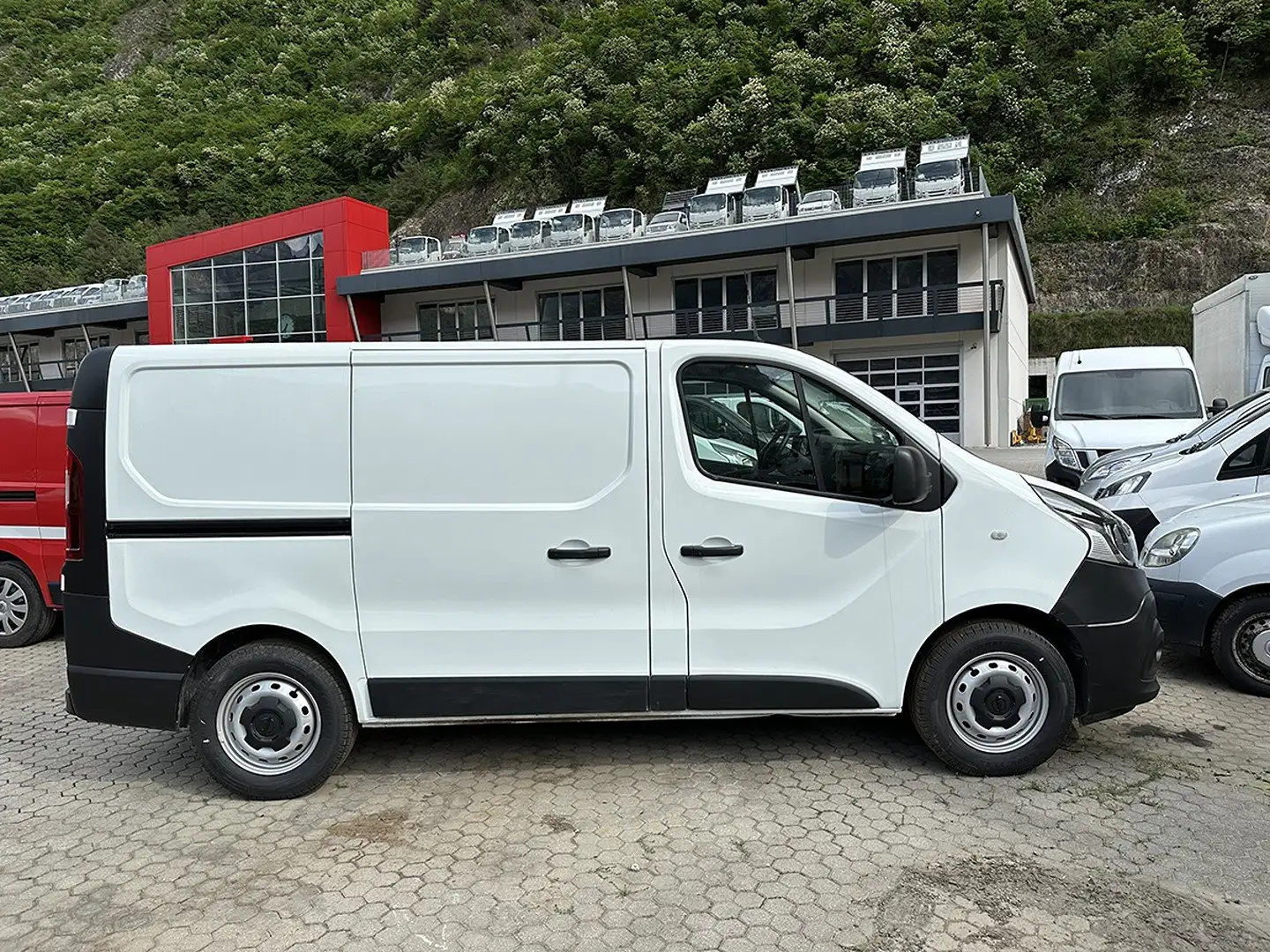 Nissan NV300 27 2.0 dci 145cv L1H1 S&S Blanc - 2