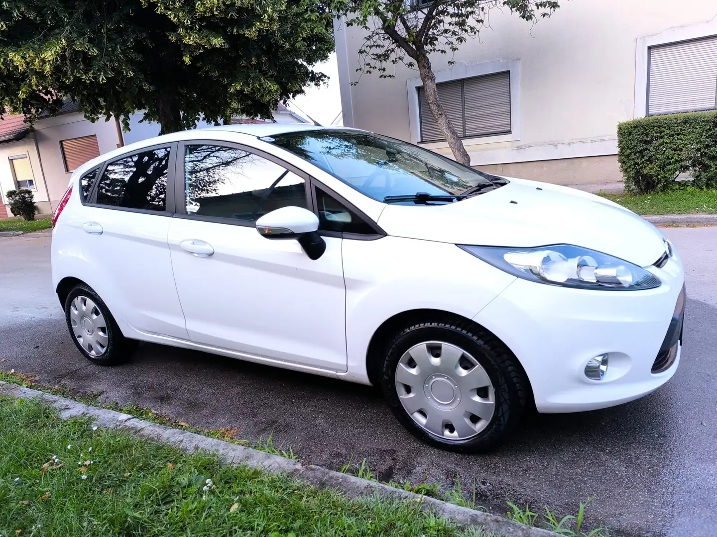 Ford Fiesta Fiesta Trend 1,25 Trend Weiß - 1