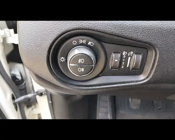 Jeep Renegade view 14