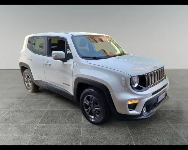 Jeep Renegade view 2