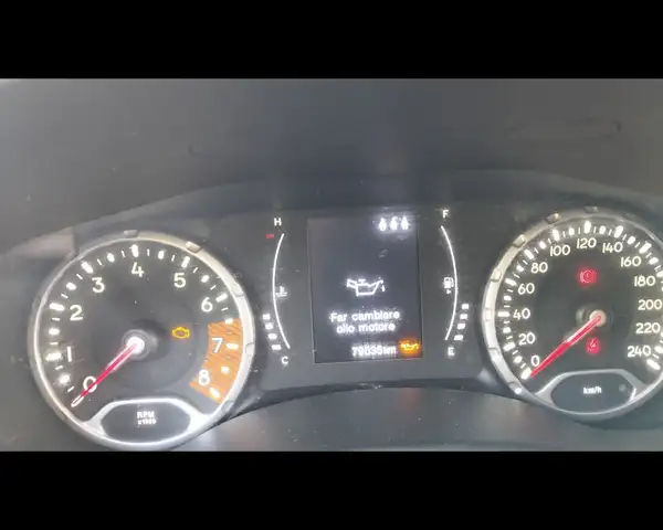 Jeep Renegade view 12