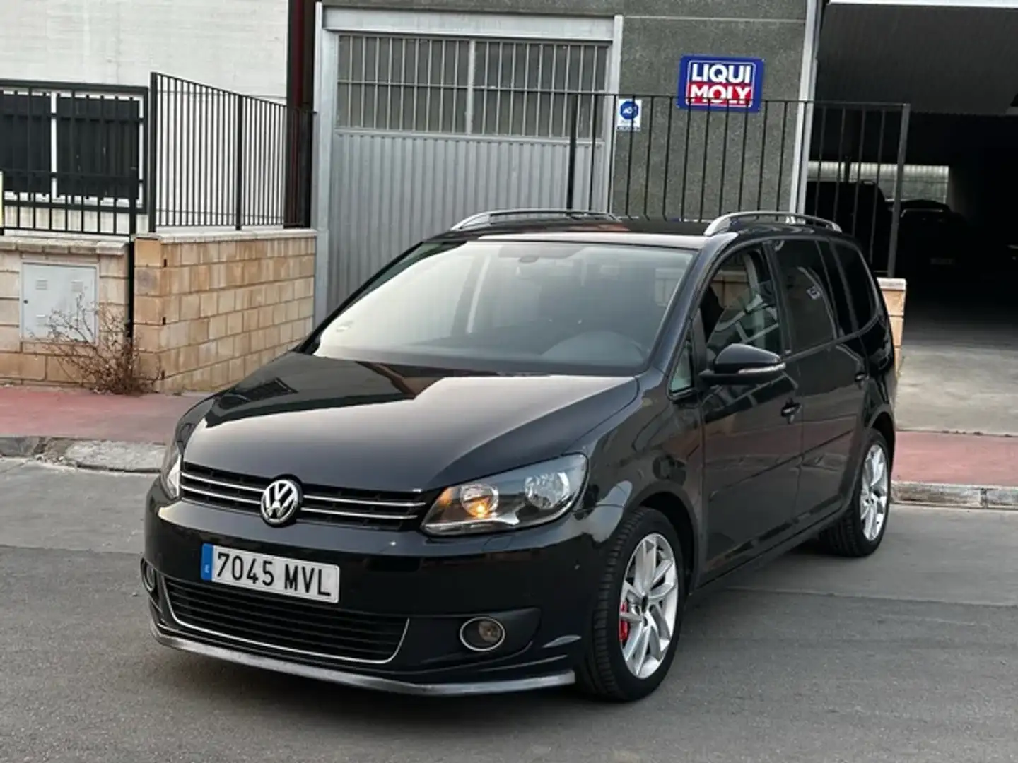 Volkswagen Touran 1.6TDI Advance BMT 105 Noir - 1