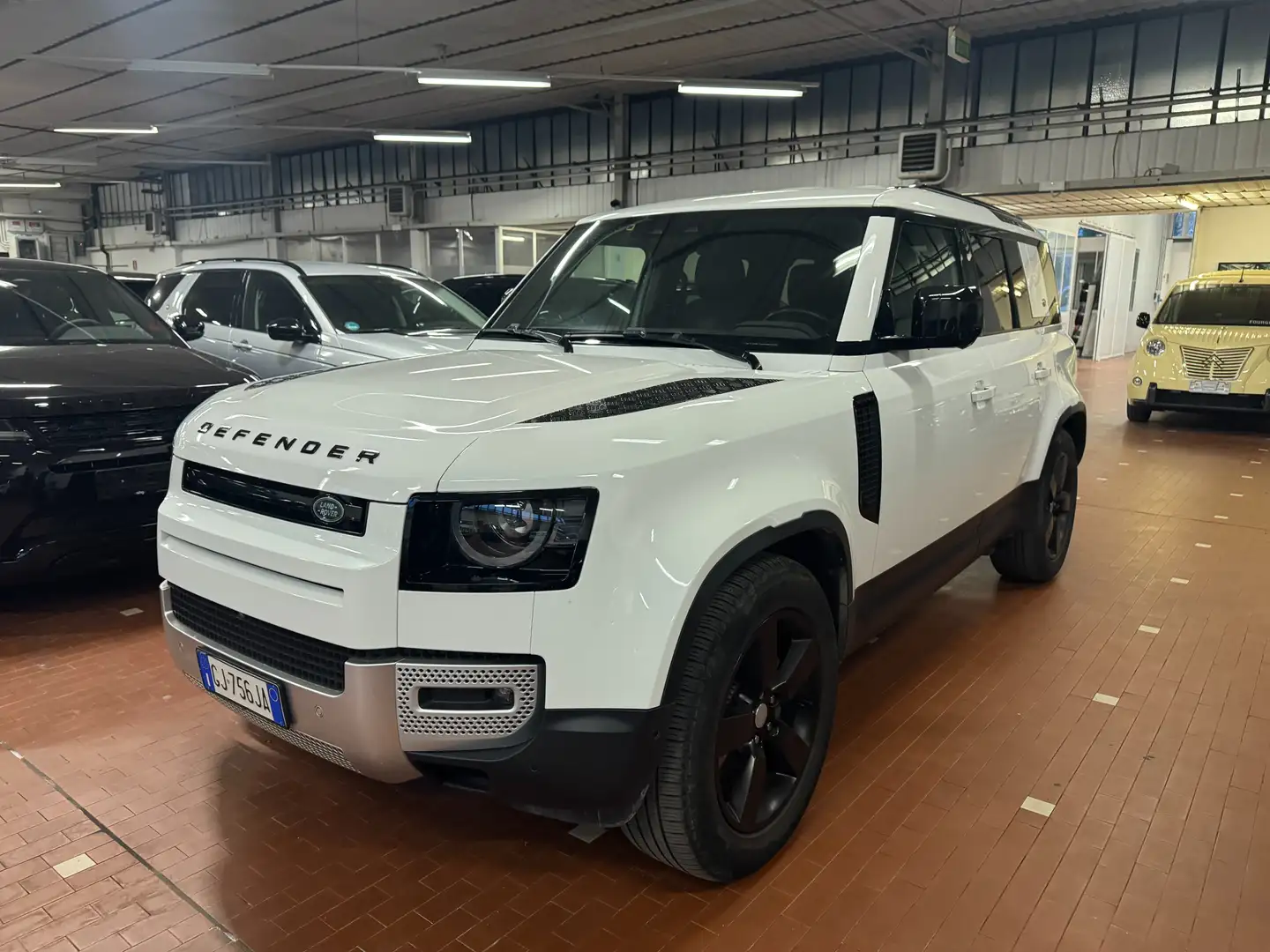 Land Rover Defender 110 3.0d i6 mhev SE awd 200cv auto AUTOCARRO Weiß - 1