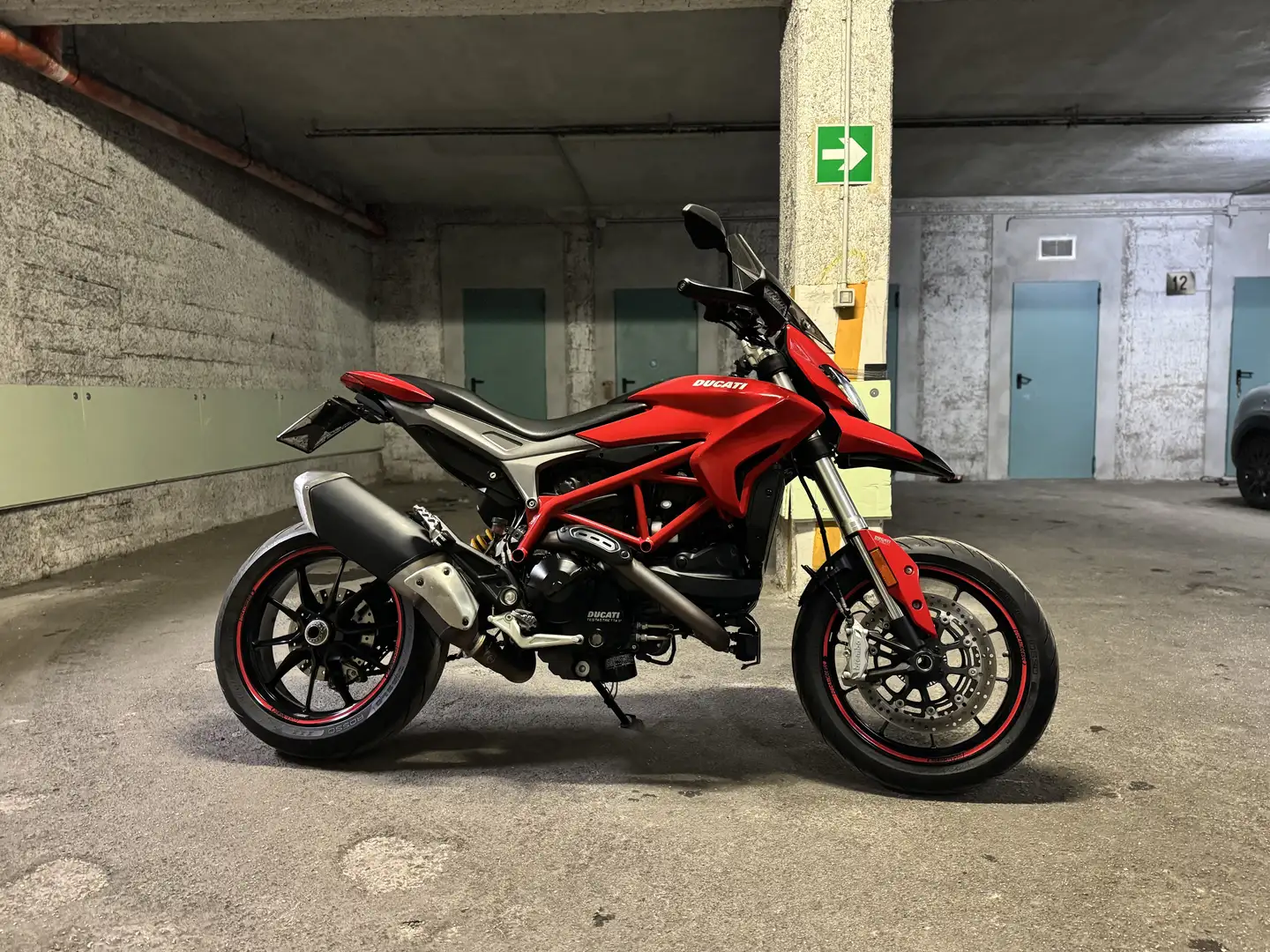Ducati Hypermotard 939 Ducati red - 1