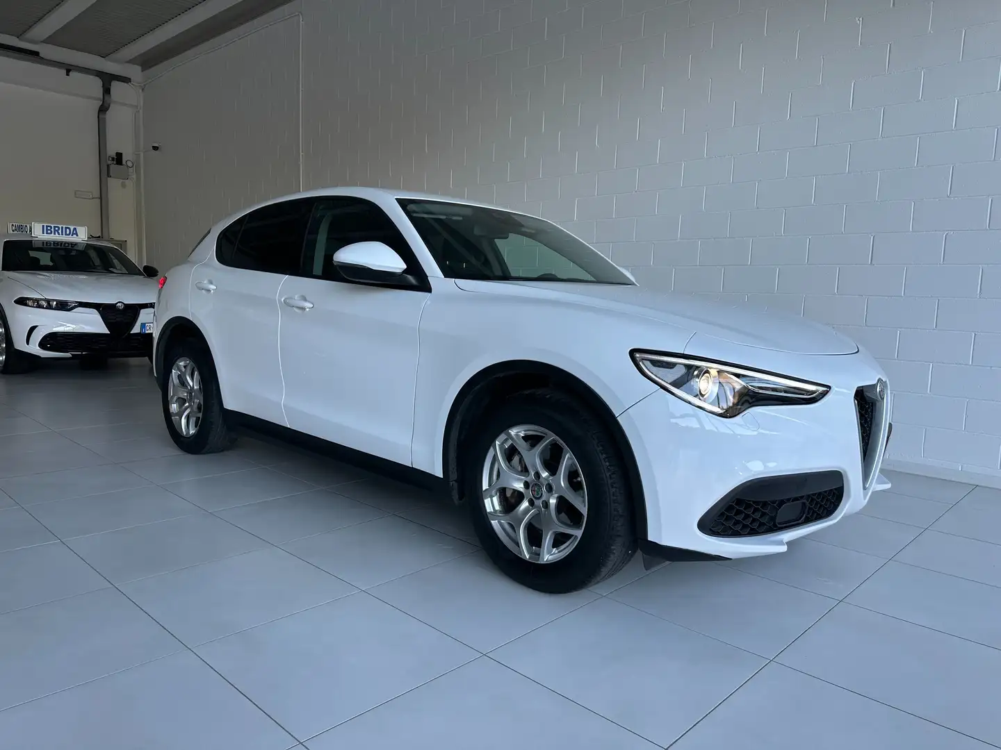 Alfa Romeo Stelvio 190CV AT8 Q4 MY'20 BUSINESS SPORT KM47000 FULL OPT Bianco - 1
