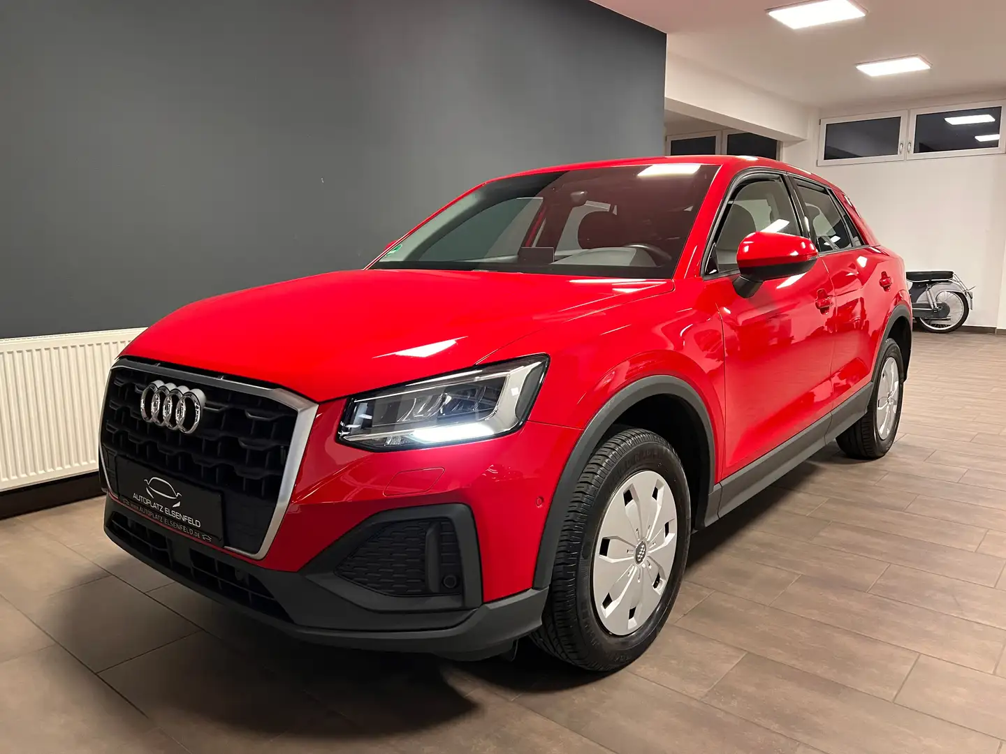 Audi Q2 35 TDI S-tronic/1.HAND/SH/LED/AHK/KAMERA/SHZ/ Rot - 1