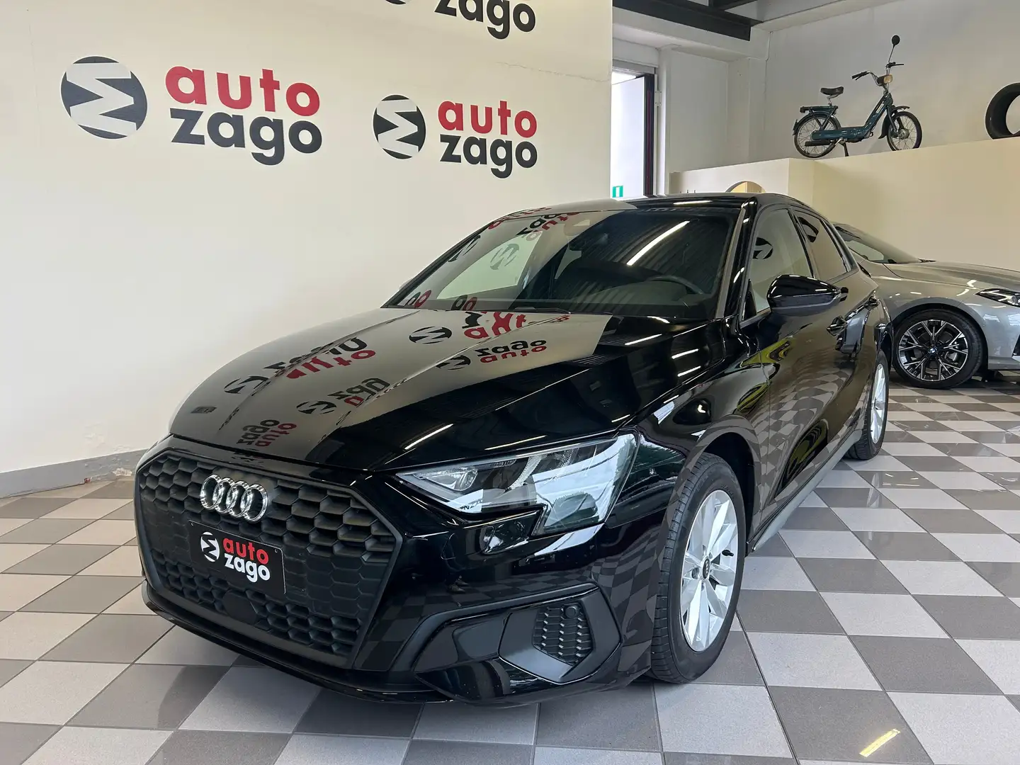 Audi A3 Sportback 35 1.5 TFSI 150 CV Noir - 1