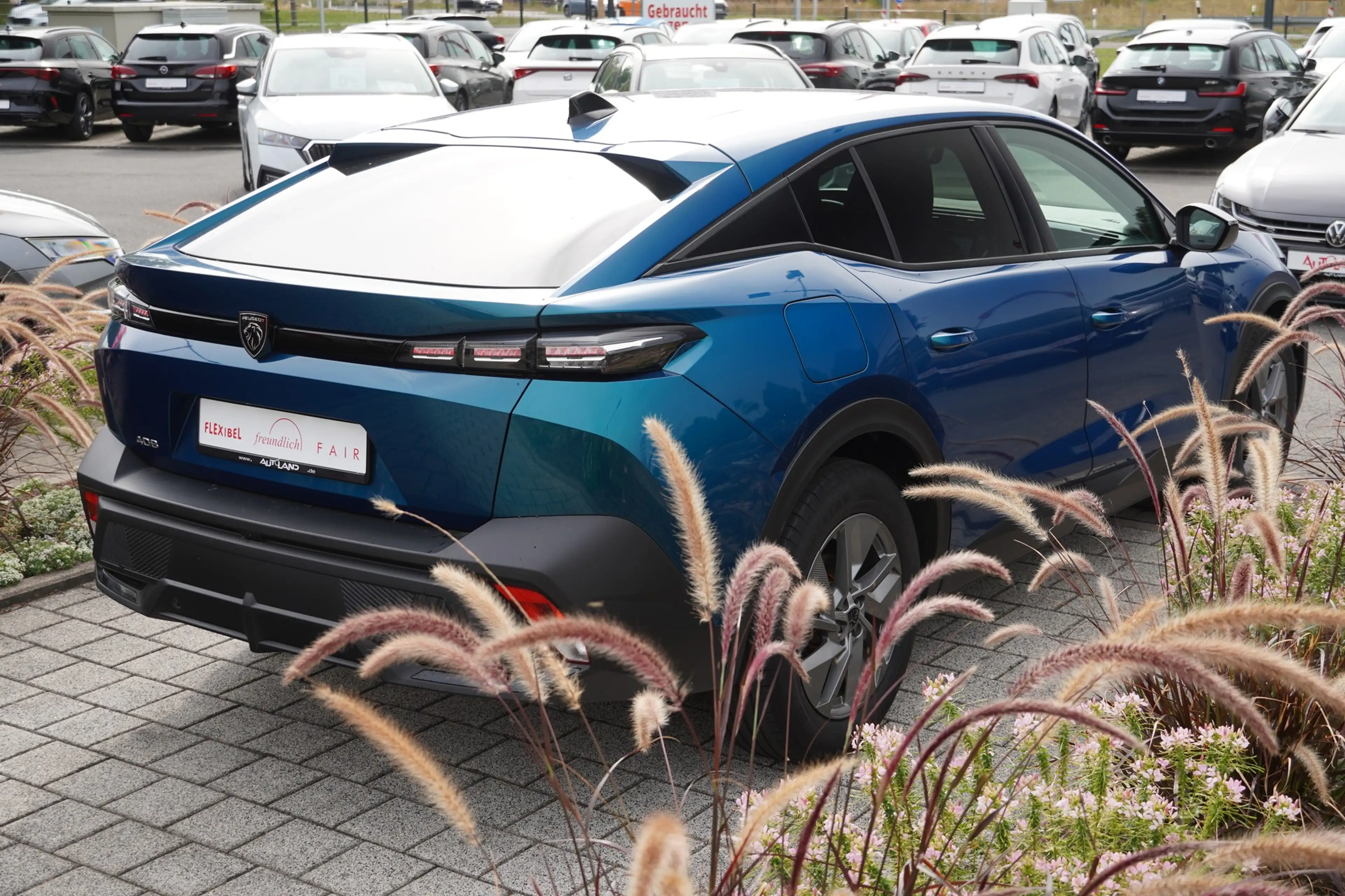 Peugeot 408 1.2 Hybrid 145 Aut. LED ACC Navi — photo 8