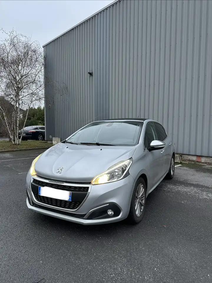 Peugeot 208 1.6 BlueHDi 120ch S\u0026S BVM6 FÃ©line