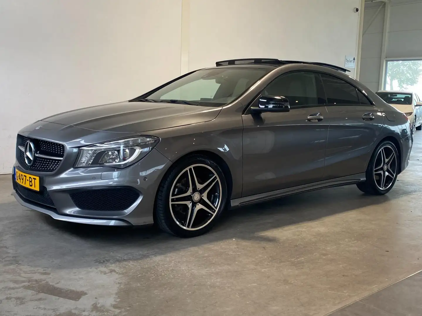 Mercedes-Benz CLA 200 AMG H.K Panor.dak Grijs - 1