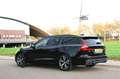 Volvo V60 2.0 T8 Ultra Dark Plug-in Hybrid AWD R-Line 455Pk Schwarz - thumbnail 4