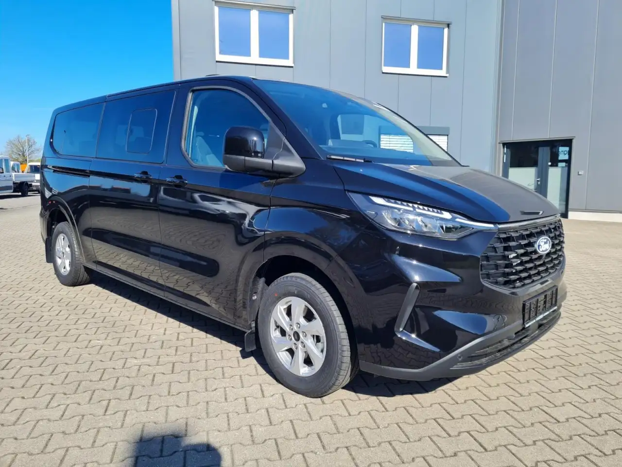 Ford Tourneo Custom 320 L2 AG Family 8 Sitze AHK KAMERA Klima 3
