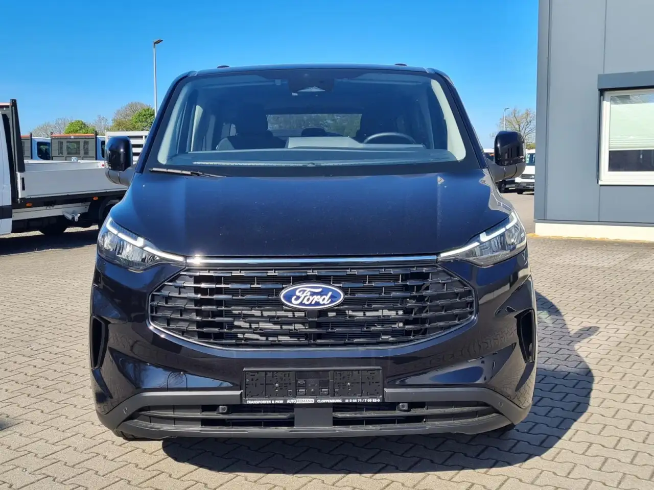 Ford Tourneo Custom 320 L2 AG Family 8 Sitze AHK KAMERA Klima 2