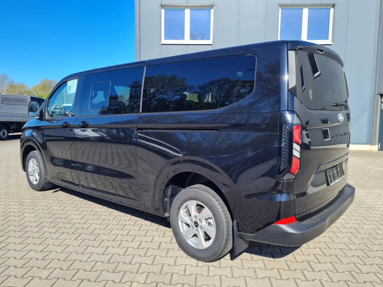 Ford Tourneo Custom 320 L2 AG Family 8 Sitze AHK KAMERA Klima 8