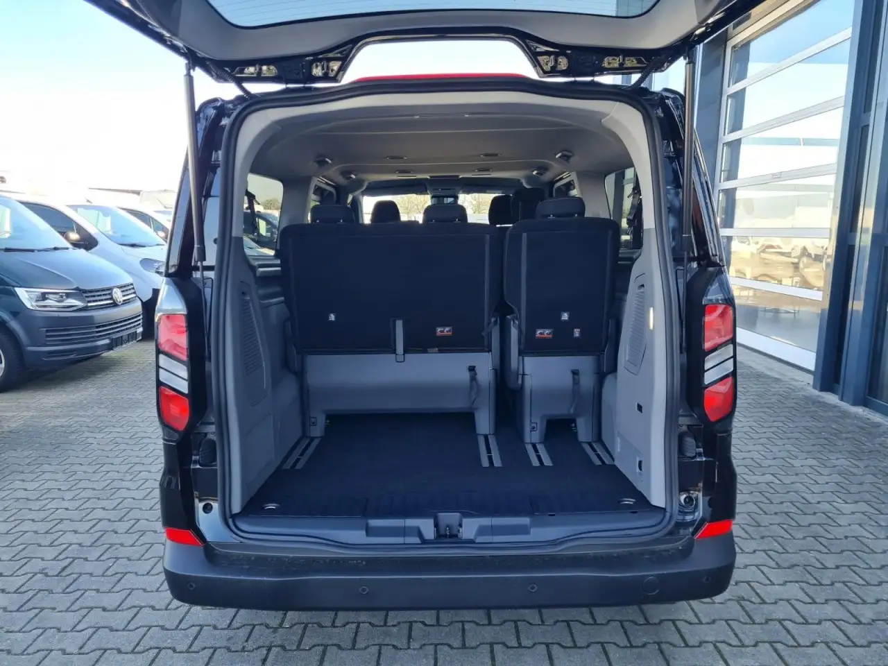 Ford Tourneo Custom 320 L2 AG Family 8 Sitze AHK KAMERA Klima 6