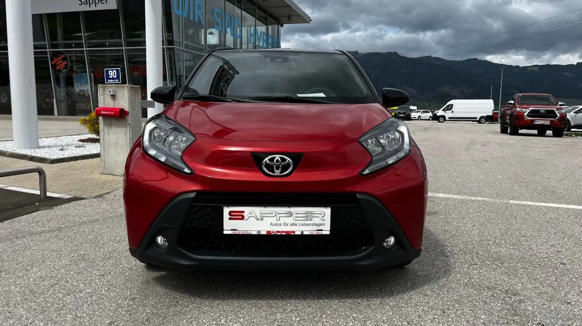 Toyota Aygo X 1,0 VVT-i Pulse Zwart - 2