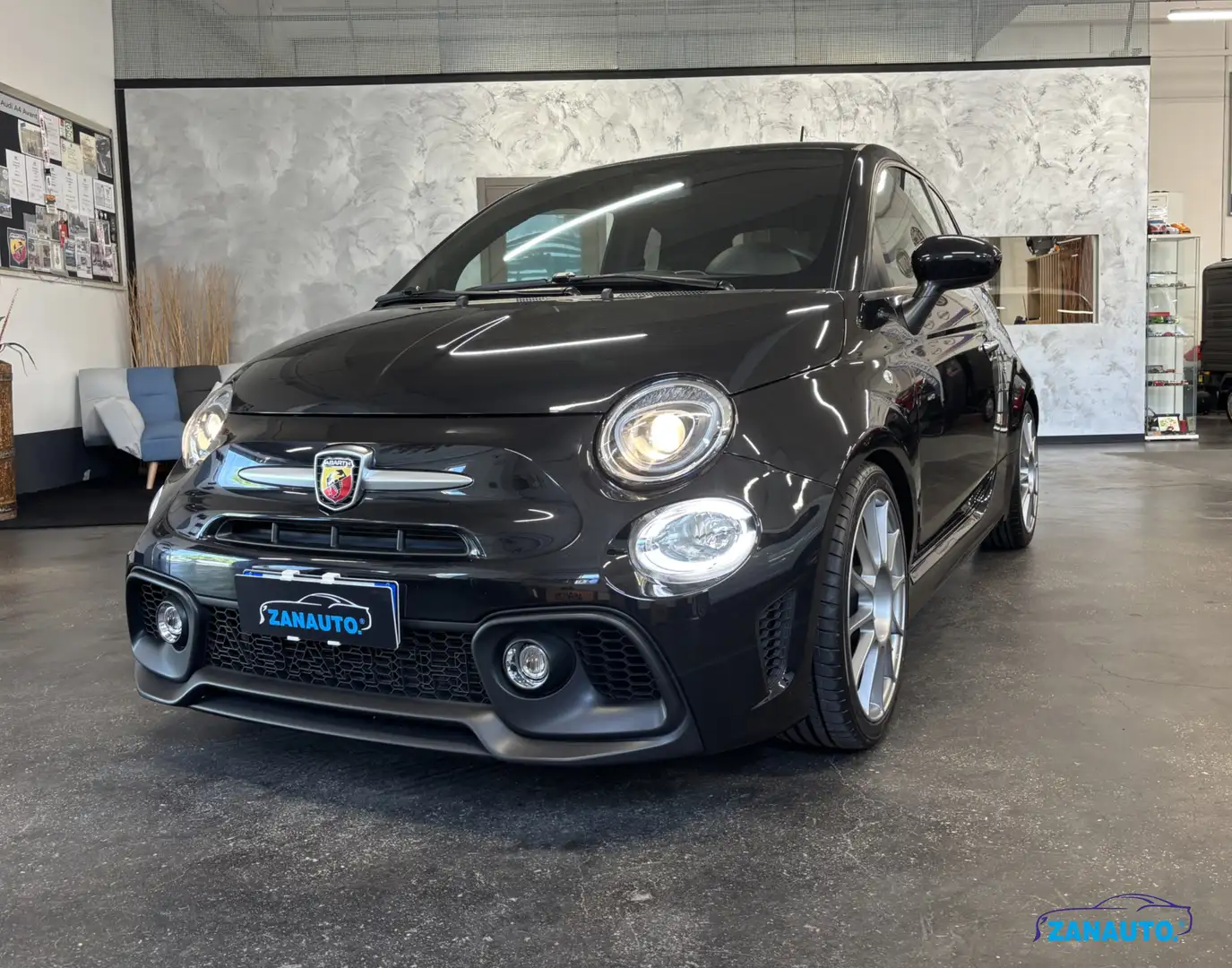 Abarth 595 1.4 t-jet 145cv ''ASSETTO/CERCHI DA 17'' Nero - 1
