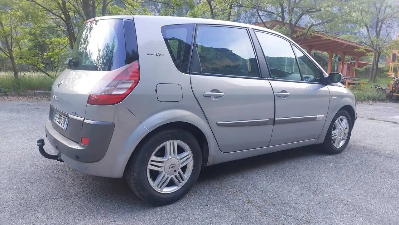 Renault Scenic 1.9 dCi 120 Luxe PrivilÃ¨ge