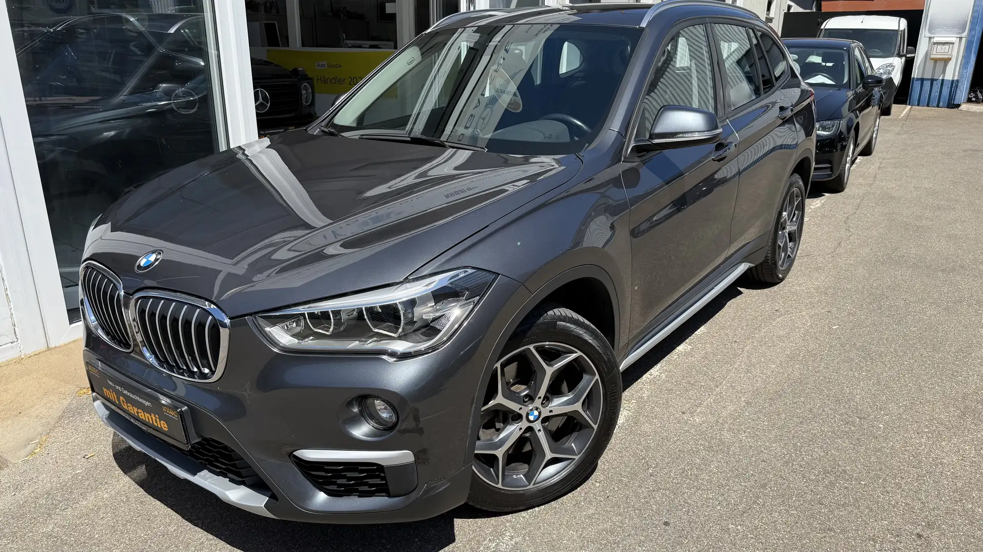 BMW X1 xDrive 20 d xLine 2.HD LED NAVI AHK PDC 18ZOLL Gris - 2