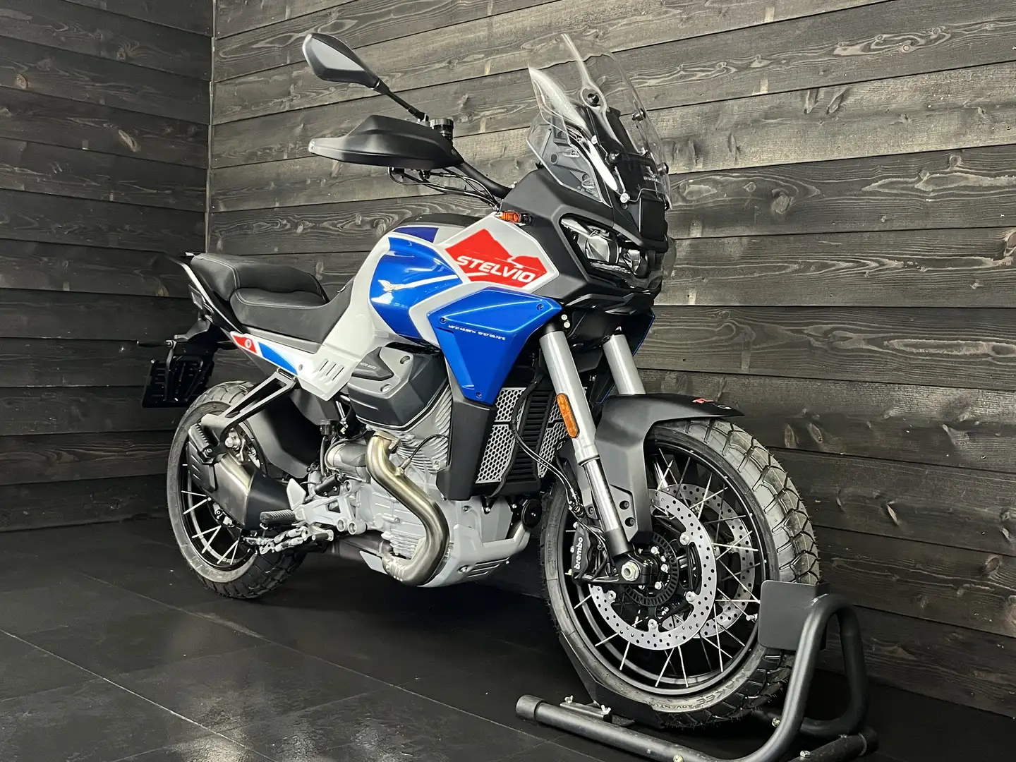 Moto Guzzi V 100 STELVIO DUECENTO TRIBUTO Blau - 2