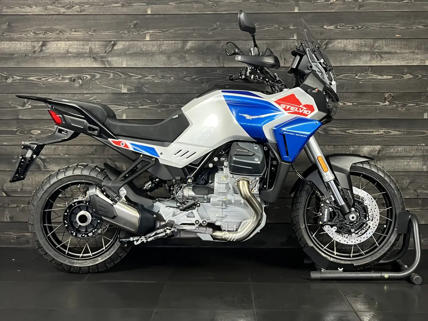 Moto Guzzi V 100 STELVIO DUECENTO TRIBUTO Blau - 1
