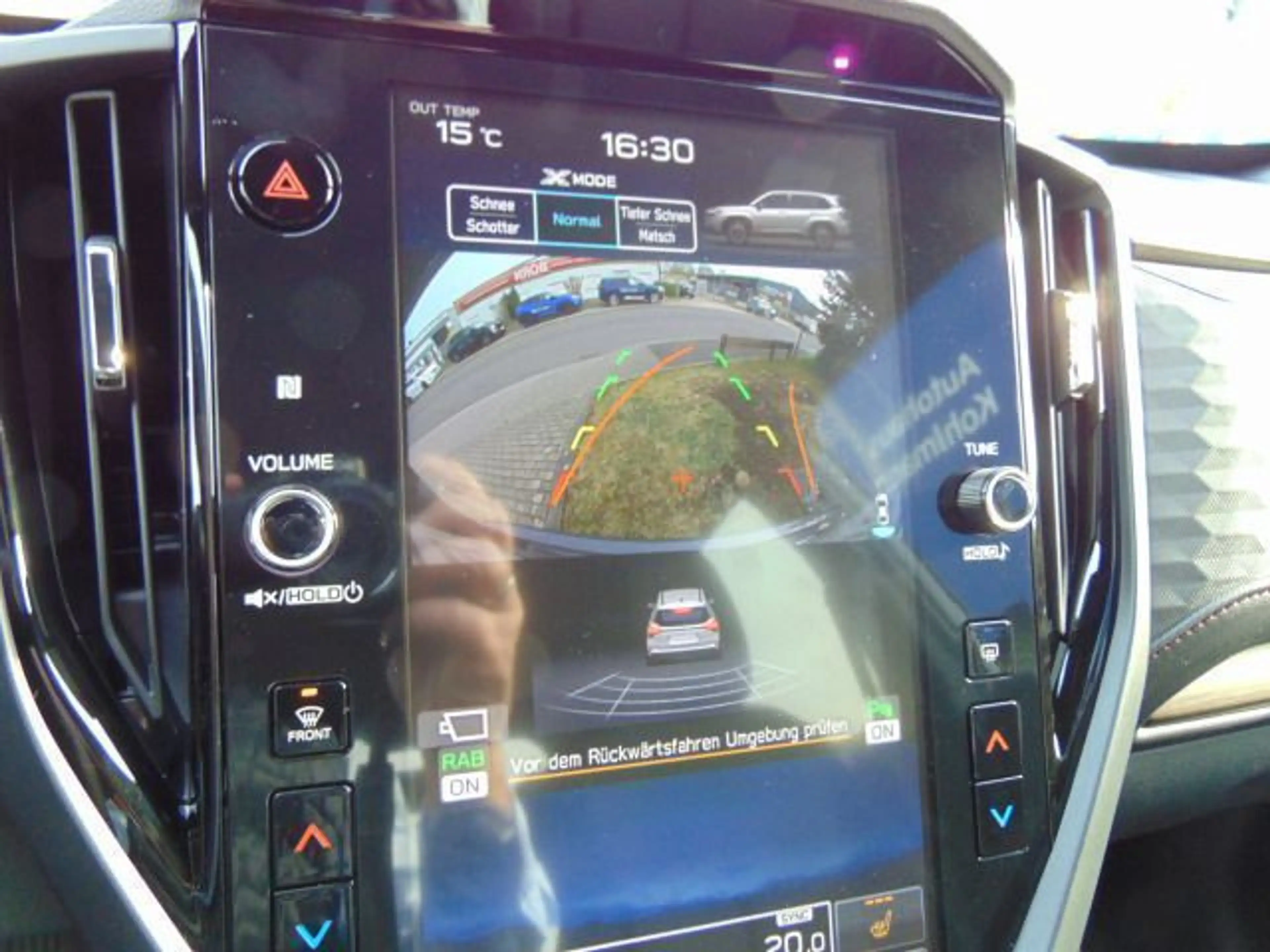 Subaru Forester 2.0 ie Platinum Leder Navi PGSD 360° — photo 13