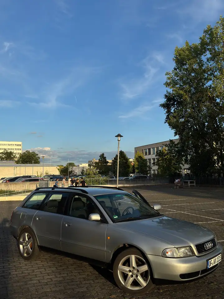Audi A4 Avant 1.8, foto 1