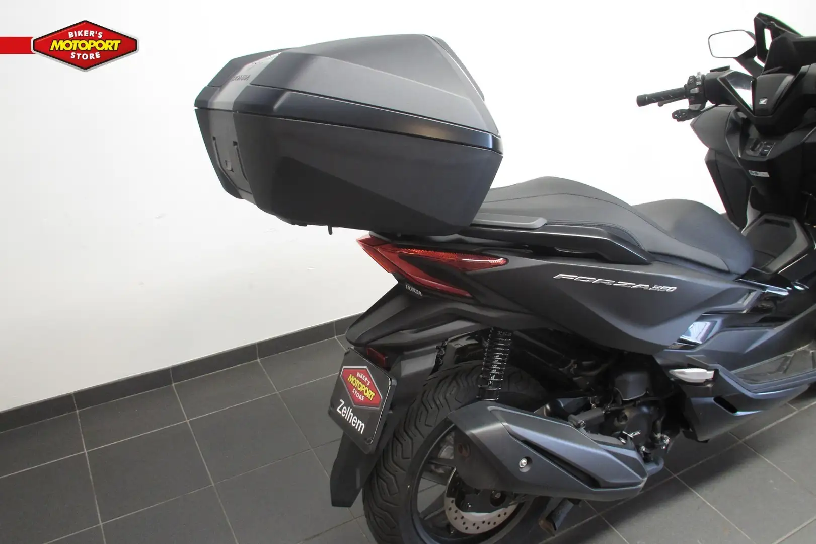 Honda Forza 350 Zwart - 2
