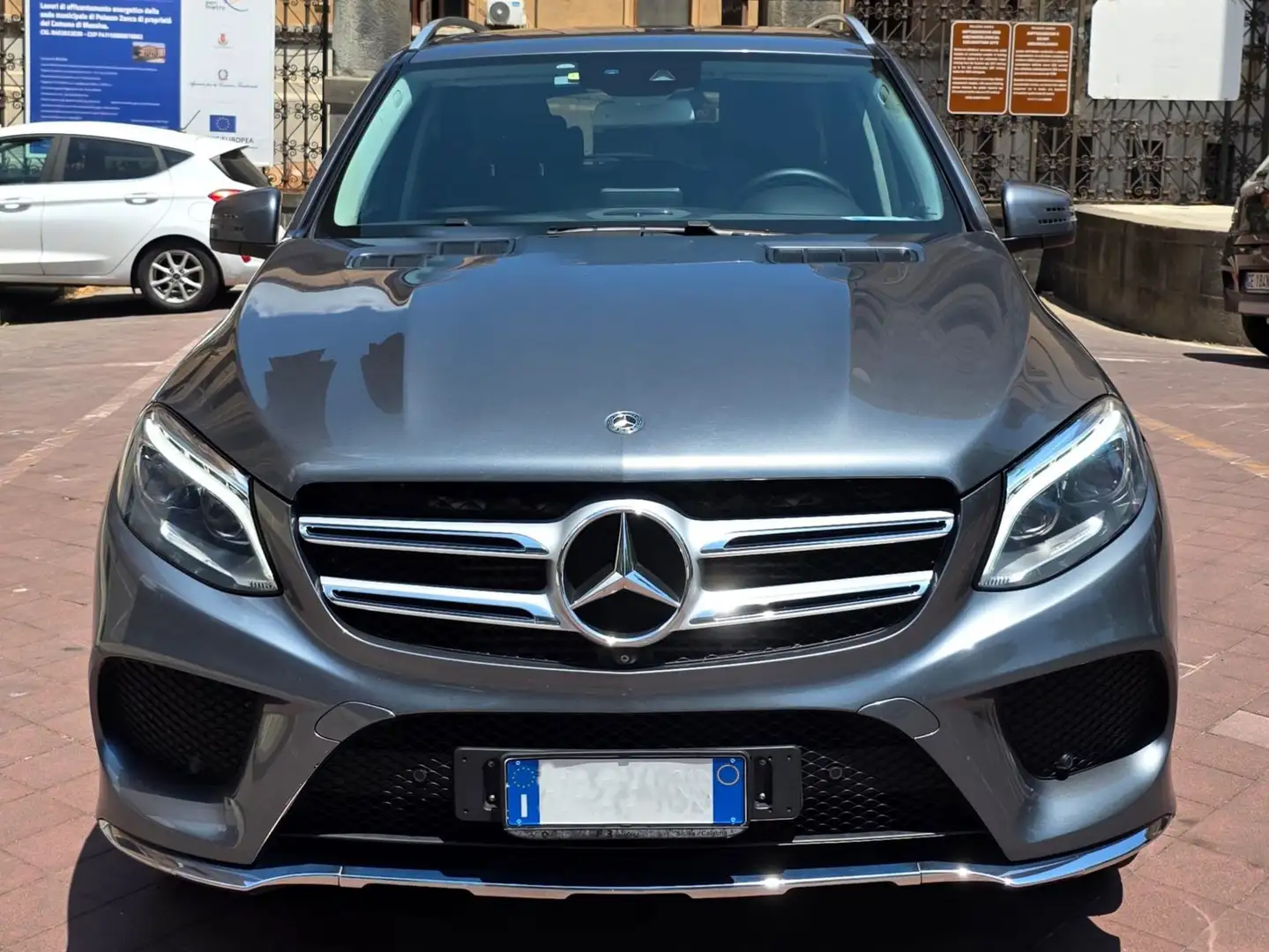Mercedes-Benz GLE 250 Mercedes-Benz GLE 250 D PREMIUM PLUS Argento - 1