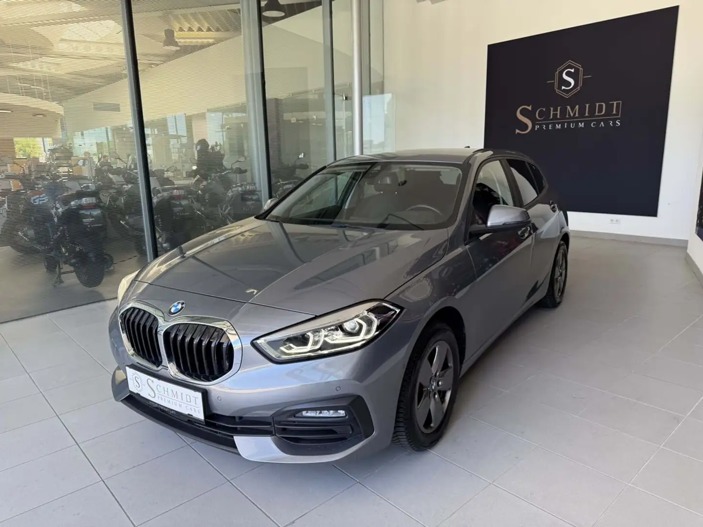BMW 118 i Advantage Grau - 1