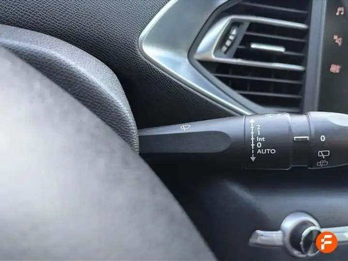 Peugeot 308 2020, foto 19