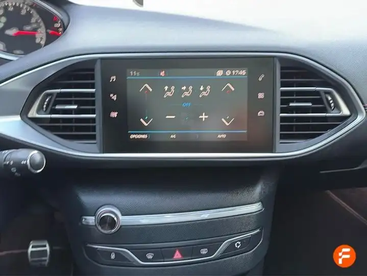 Peugeot 308 2020, foto 20