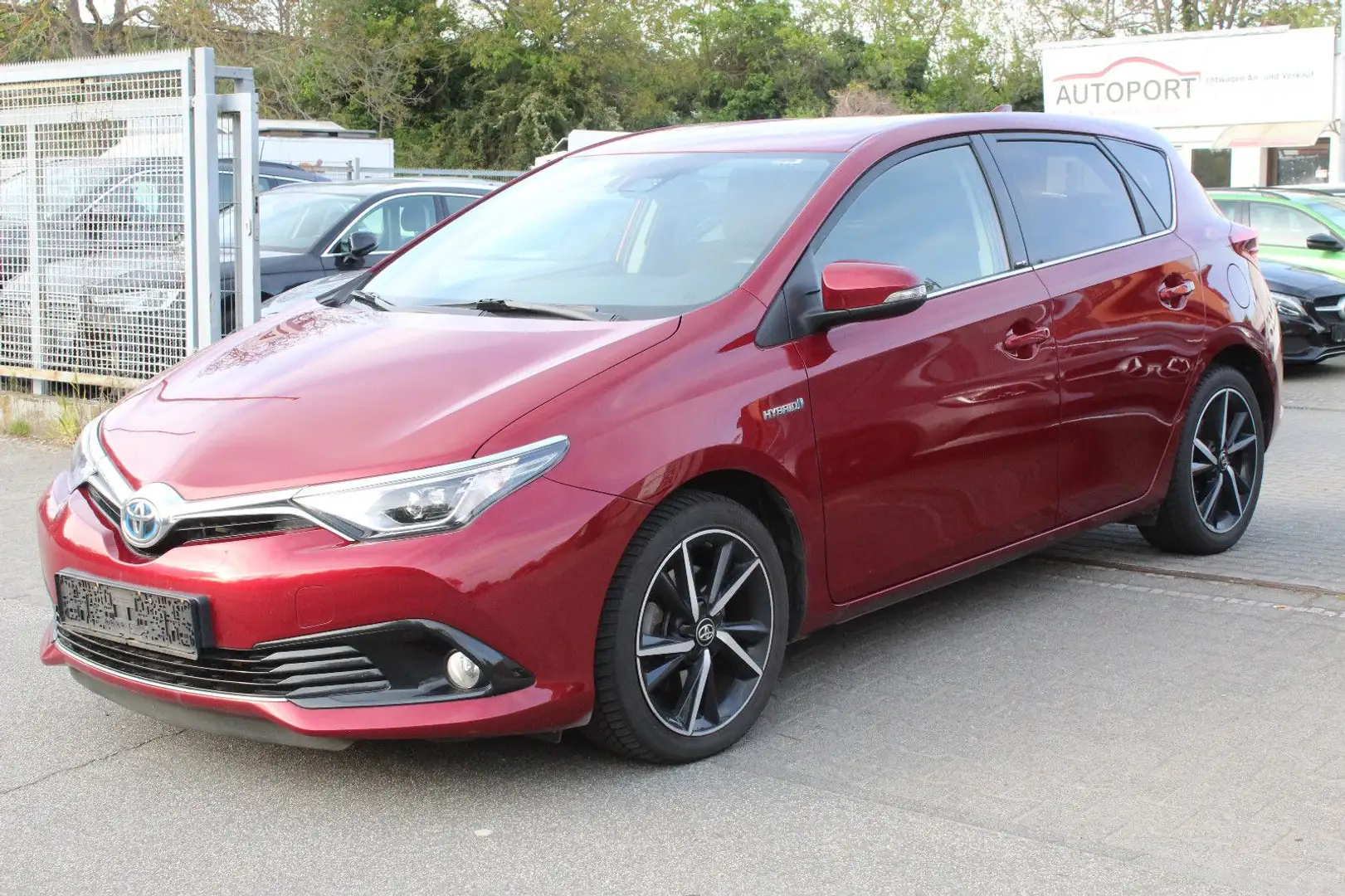 Toyota Auris Hybrid Edition-S+ Rot - 1