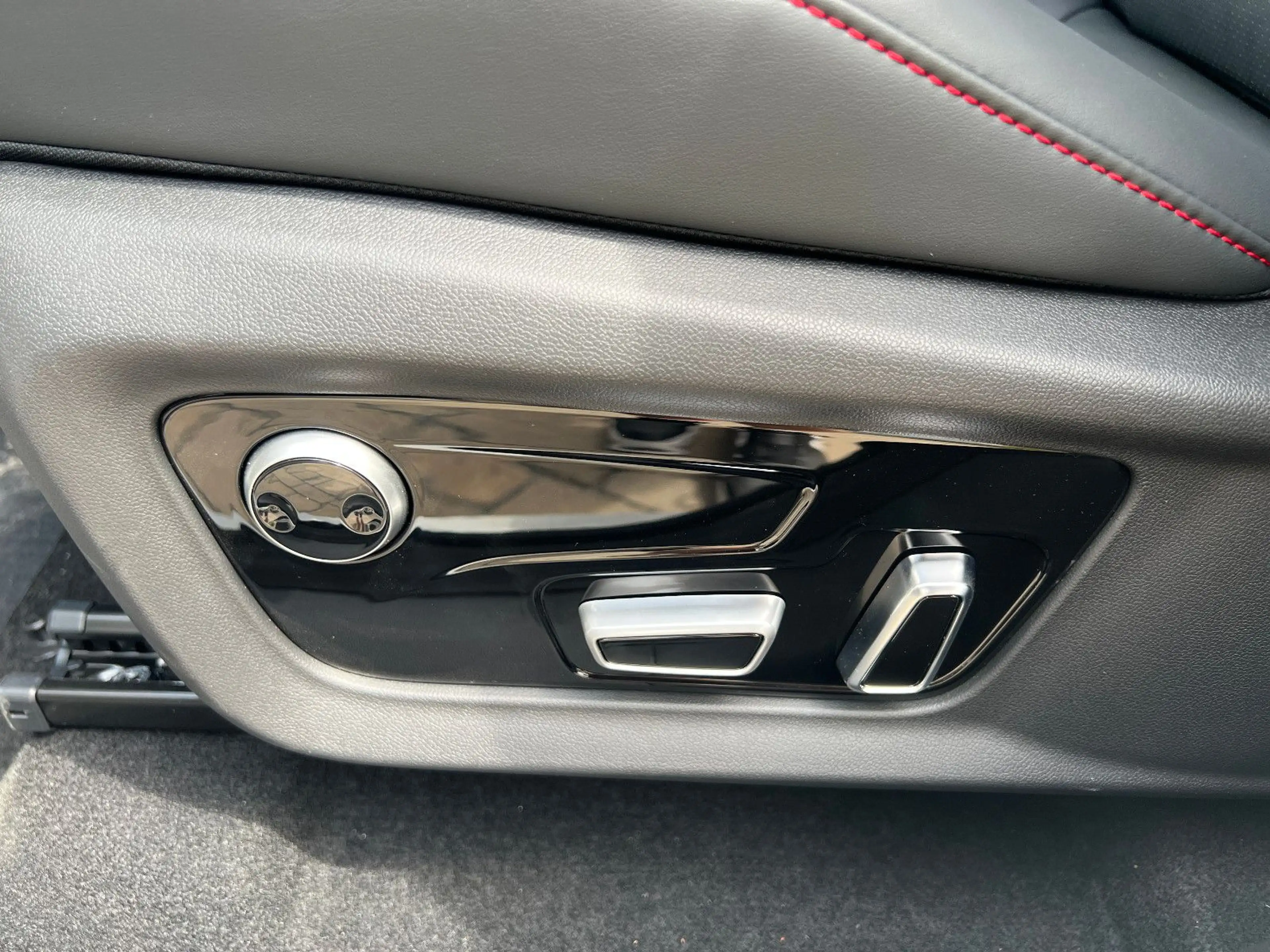 DFM Forthing 5 — photo 13