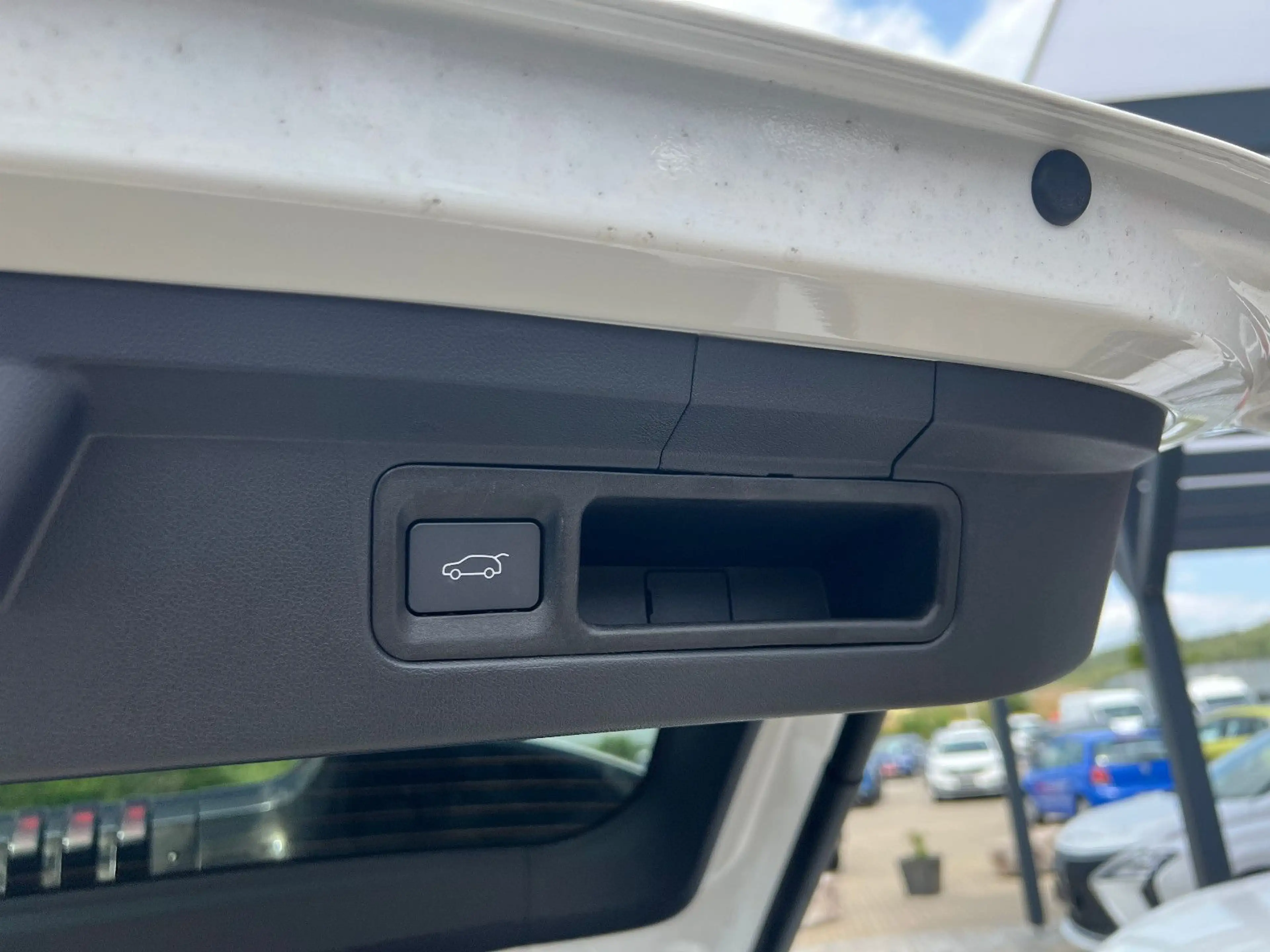 DFM Forthing 5 — photo 9