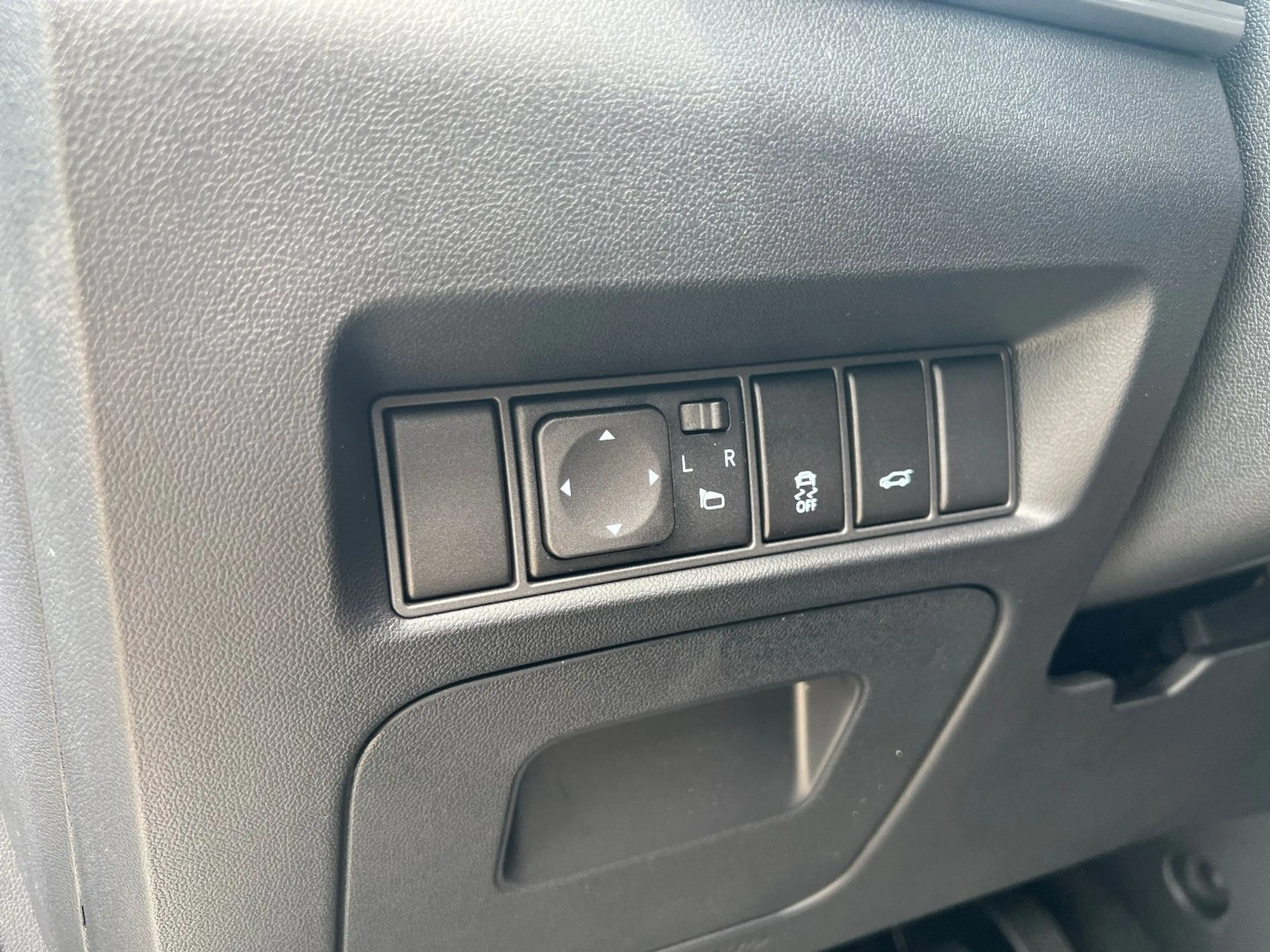 DFM Forthing 5 — photo 14
