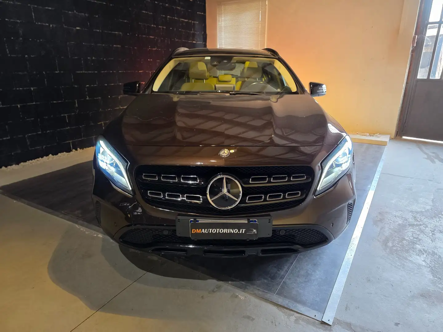 Mercedes-Benz GLA 200 GLA 200 Premium auto Marrón - 2