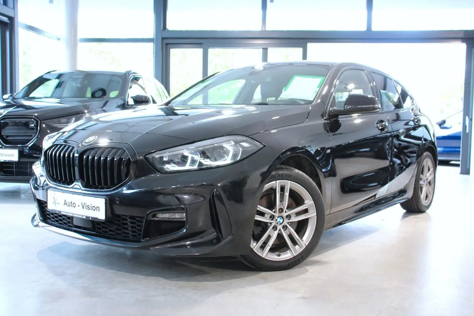 BMW 118 i M Sport*A-LED*PDC*DAB*LiveCockpitProf*SHZ Schwarz - 1
