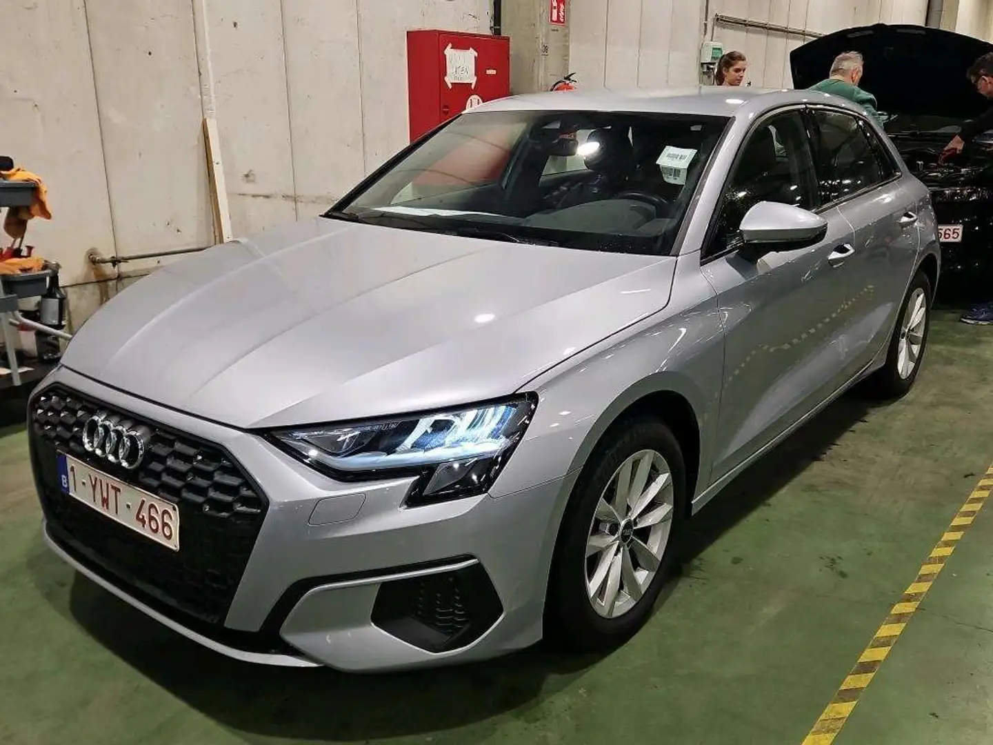 Audi A3 30TFSi Sportback Advanced LED-CRUISE-NAVI-VIRTUAL Argent - 2